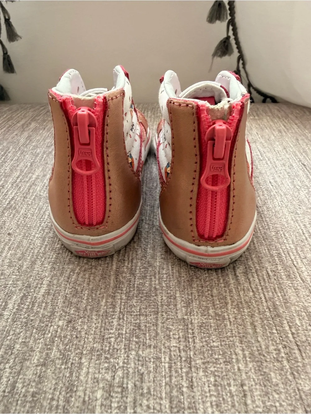 Kids Metallic Rose Gold High-Top Sneakers with Unicorn Print size 8T